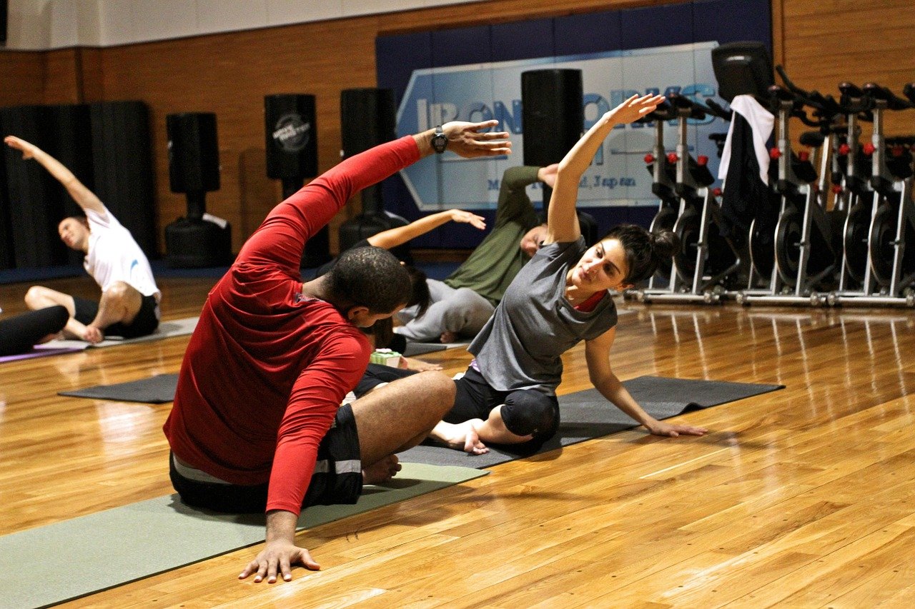 Trening pilates dla wzmocnienia korpusu i poprawy postawy