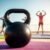 Ćwiczenia z kettlebell na brzuch – skuteczny sposób na płaski brzuch